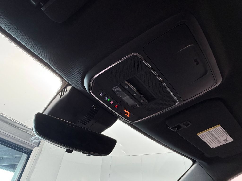 Used 2025 Chevrolet Traverse High Country FWD image 54