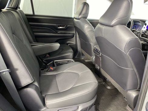 Used 2024 Toyota Grand Highlander AWD image 13