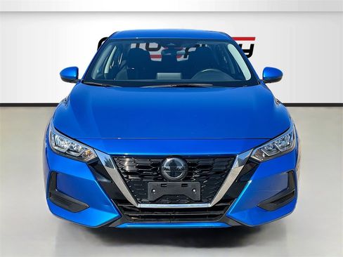 Used 2023 Nissan Sentra SV image 2