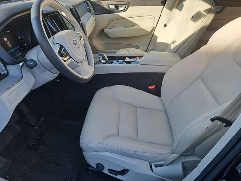 Used 2024 Volvo XC60 B5 Plus w/ Protection Package Premier image 33