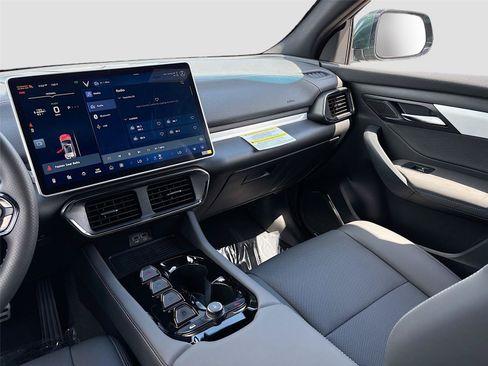 New 2025 VinFast VF 8 Plus AWD/4WD image 22