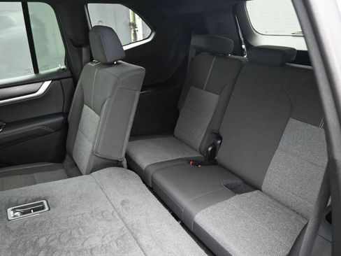 Used 2025 GMC Acadia Elevation image 22