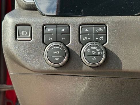 Used 2024 Chevrolet Silverado 3500 High Country image 27