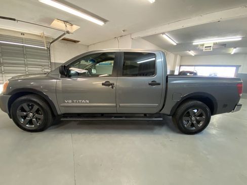 Used 2015 Nissan Titan SV w/ SV Value Truck Package image 21