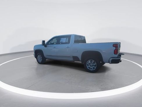 Used 2025 Chevrolet Silverado 2500 High Country w/ High Country Premium Package AWD/4WD image 6
