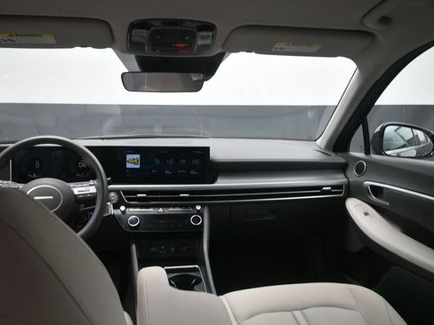 Used 2025 Hyundai Sonata SEL FWD image 21