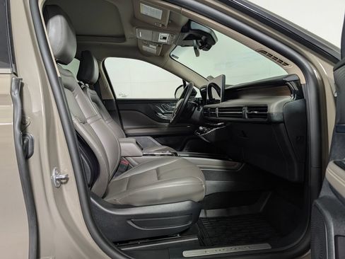 Used 2025 Lincoln Corsair Reserve AWD/4WD image 11