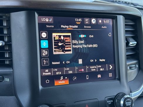 Used 2022 RAM 1500 Laramie AWD/4WD image 17