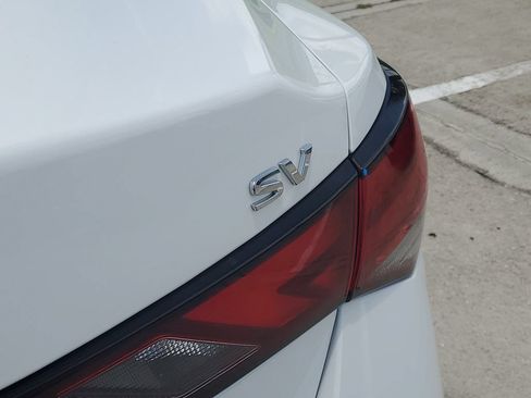 Used 2024 Nissan Sentra SV w/ All-Weather Package FWD image 10