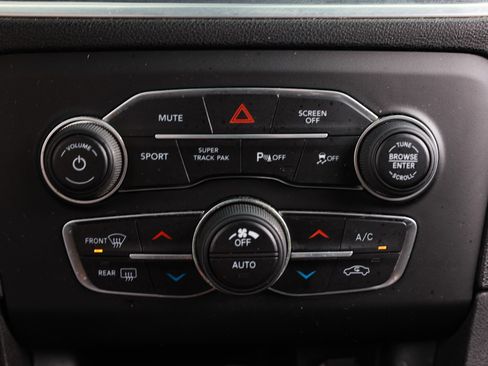 Used 2018 Dodge Charger R/T RWD image 37