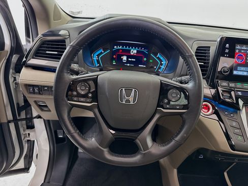 Used 2024 Honda Odyssey Elite image 12