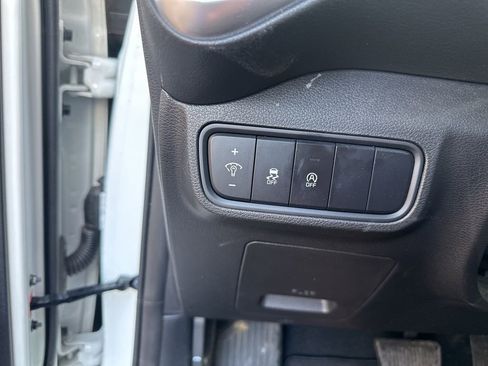 Used 2023 Kia Soul LX w/ LX Technology Package image 14