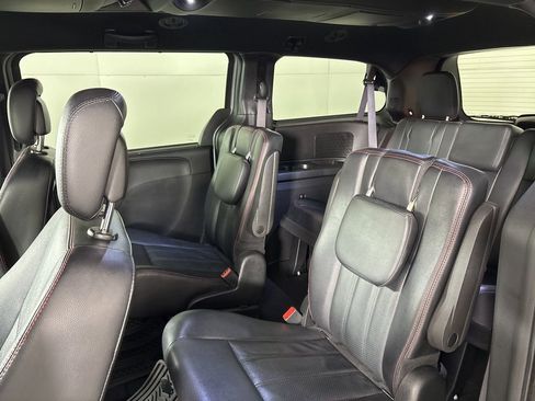 Used 2019 Dodge Grand Caravan GT image 17