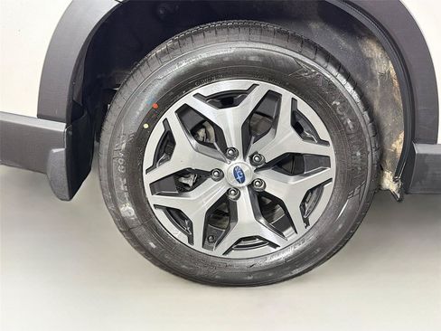 Used 2023 Subaru Forester Premium AWD/4WD image 34
