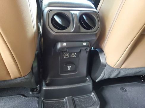 Used 2020 Jeep Wrangler Unlimited Sahara AWD/4WD image 15