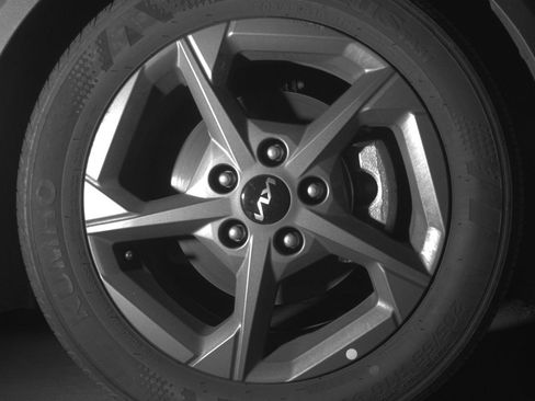 Used 2025 Kia K4 LXS image 13