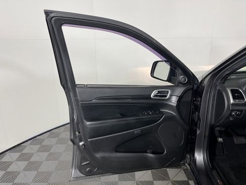 Used 2020 Jeep Grand Cherokee Limited image 15