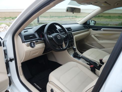 Used 2017 Volkswagen Passat 1.8T SE w/ SE Lighting Package image 18