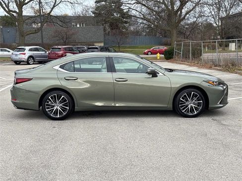 Certified 2025 Lexus ES 350 w/ Premium Package image 4