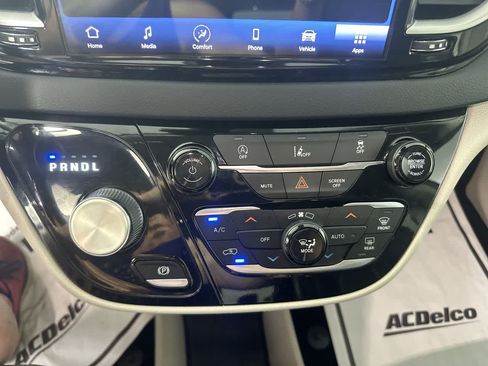 Used 2022 Chrysler Pacifica Touring-L FWD image 20
