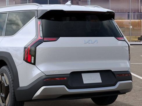 New 2026 Kia EV9 Wind AWD/4WD image 12