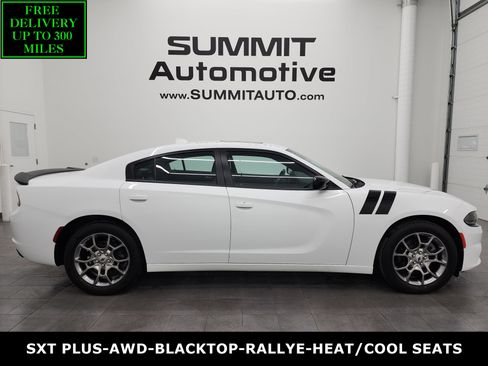 Used 2017 Dodge Charger SXT w/ AWD Plus Group image 1