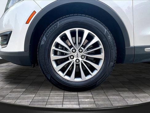 Used 2016 Lincoln MKX Select w/ Select Plus Package AWD/4WD image 32