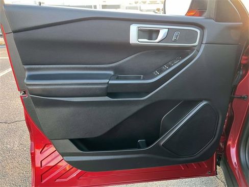 Certified 2020 Ford Explorer XLT w/ Class III Trailer Tow Package image 12