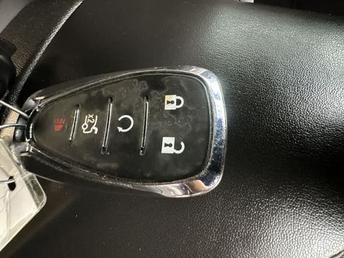 Used 2018 Chevrolet Camaro LT RWD image 28