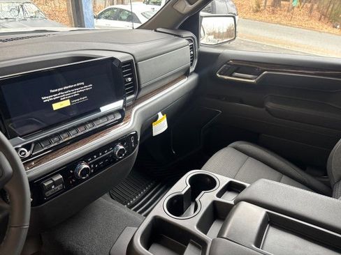 New 2025 GMC Sierra 1500 Elevation image 27