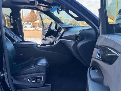 Used 2016 Cadillac Escalade ESV Platinum image 16