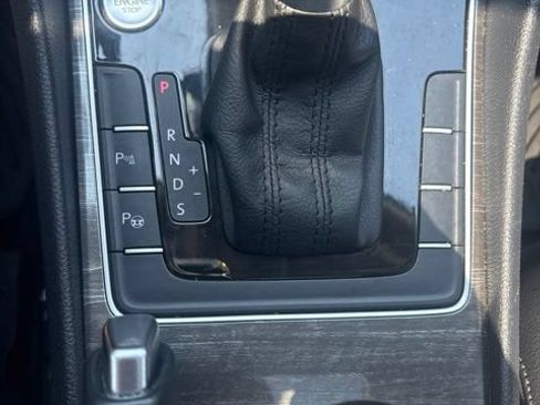 Used 2017 Volkswagen Passat 1.8T SEL Premium FWD image 17