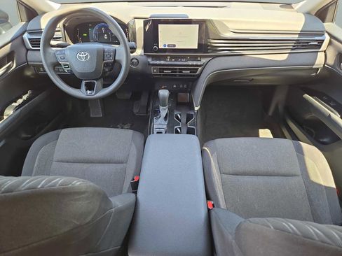 Used 2025 Toyota Camry LE FWD image 12