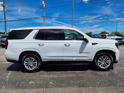 Used 2023 GMC Yukon SLT AWD/4WD image 6
