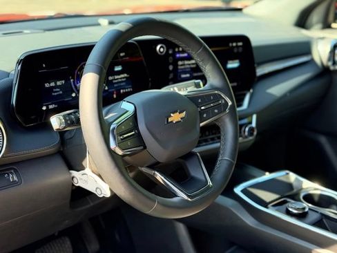 Used 2026 Chevrolet Equinox LT FWD image 7