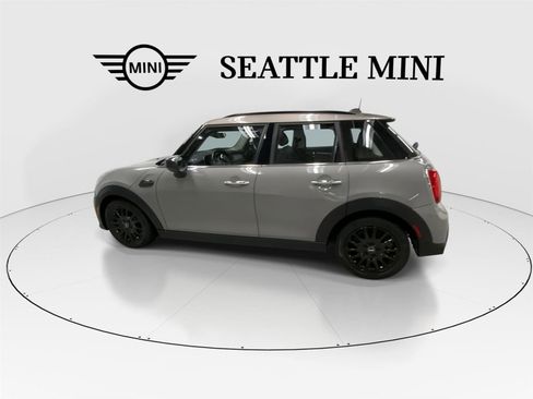 Certified 2022 MINI Cooper 4-Door Hardtop image 7