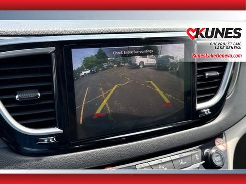 Used 2023 Chrysler Pacifica Touring-L FWD image 19