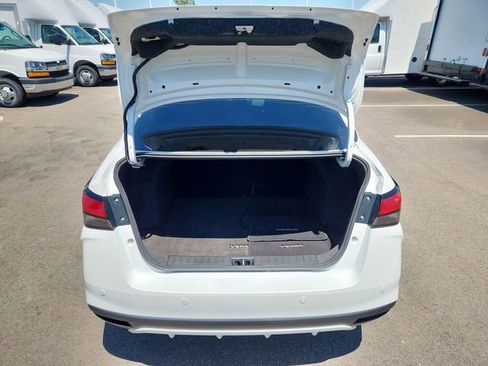 Used 2021 Nissan Versa SR w/ Convenience Package FWD image 32