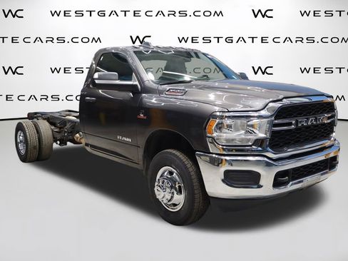 Used 2022 RAM 3500 Tradesman image 2