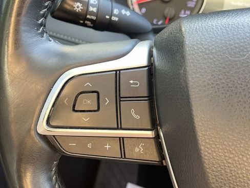 Used 2022 Toyota Highlander LE FWD image 24