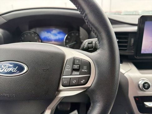 Used 2021 Ford Explorer XLT image 13