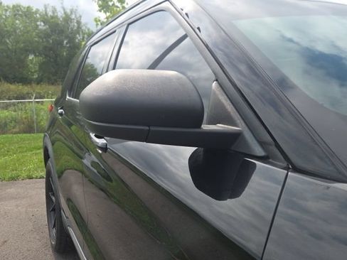 Certified 2020 Ford Explorer XLT w/ Equipment Group 202A AWD/4WD image 5