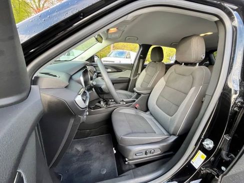 Used 2023 Chevrolet TrailBlazer LT FWD image 15