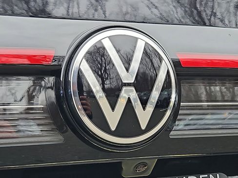 New 2026 Volkswagen Taos SE AWD/4WD image 21