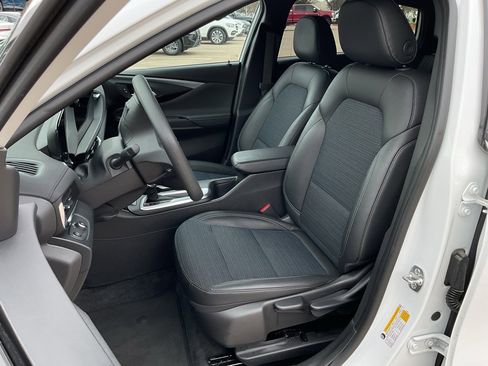 Used 2025 Buick Envista Preferred image 14