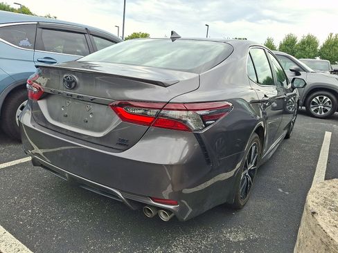 Certified 2022 Toyota Camry SE w/ Cold Weather Package AWD/4WD image 4