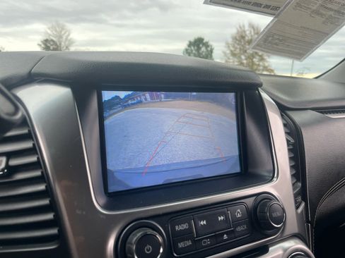 Used 2018 Chevrolet Suburban LT image 22