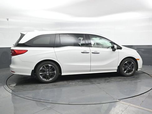 Used 2024 Honda Odyssey Elite image 5