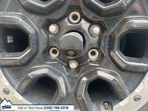 Used 2024 Ford Bronco Badlands image 10