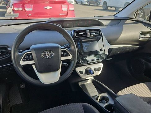 Used 2017 Toyota Prius Two w/ Prius Two Safety Plus Package FWD image 3